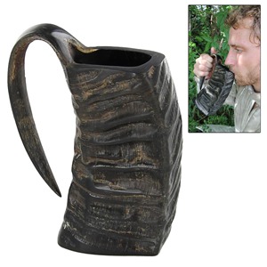 Tasse traditionnelle en corne de Viking avec base en bois | Cadeau de verres nordiques fabriqués à la main pour vos amis. - Product Image 6
