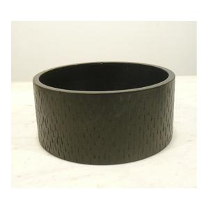 Bol de service en bois 2 tons à texture lisse, parfait pour la décoration de cuisine. - Product Image 2