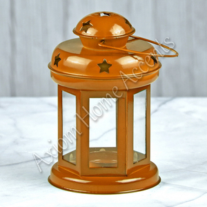 Axiom Home Accents Linterna de metal de estilo marroquí hecha a mano Candelabros de madera festivos Linternas para decoraciones de boda de Navidad - Product Image 4