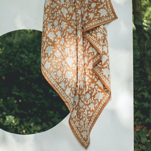 Pañuelos Cuadrados Personalizados Hechos a Mano al por Mayor, Bandanas Multicolores de Algodón Digital con Diseño Paisley, Nuevo Diseño, Agradable al Tacto - Product Image 5