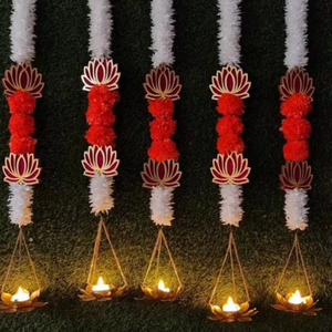 Hermoso Lotus Jasmine Gajra Marigold colgante, decoración de tapices, decoración de Diwali, Lotus Diya, Indian Puja Mandir telón de fondo - Product Image 1
