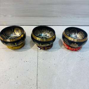 Bol sonore de chakra artisanal en métal bronze de tous les jours pour l'outil de pratique quotidienne traditionnelle d'alignement - Product Image 1