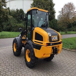 La qualité supérieure rencontre la robustesse dans la chargeuse sur pneus JCB 409 AGRI 2025, équipée d'un moteur Kubota et d'un vérin hydraulique Eaton. - Product Image 4