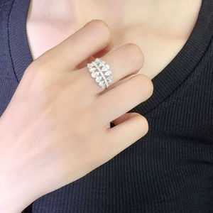 เครื่องประดับเงินแท้ 925 ประดับมอสซาไนต์ ชุบโรเดียมอย่างดี ดีไซน์หยดน้ำ ทันสมัย เหมาะสำหรับเป็นของขวัญงานหมั้น งานแต่งงาน หรืองานเลี้ยง - Product Image 5