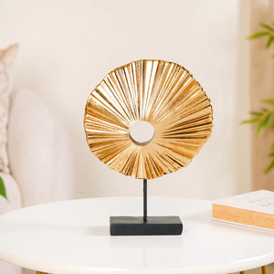 Sculpture de table ronde couleur or Ornements décoratifs en métal Décoration intérieure moderne Accent au prix de gros - Product Image 1