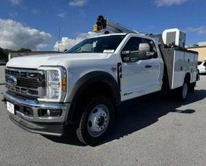 Nouveau modèle 2024 F550 Super Duty, camion-grue mécanique équipé d'un caisson de service, Diesel, engin de travail robuste - Product Image 3