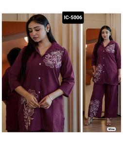 Le plus beau coton flammé avec broderie Travail Fantaisie Prêt à Porter Western Wear Costume avec grande taille disponible pour les femmes Robe - Product Image 1