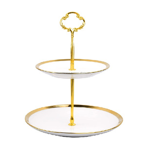 Support à gâteau à la mode avec finition personnalisée à trois étages et design disponible Support à gâteau en métal de taille multiple - Product Image 2