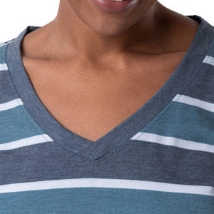 Ensemble deux pièces pour femmes en tissu doux et au design équilibré pour un usage quotidien, avec un look moderne et un style de port confortable - Product Image 4