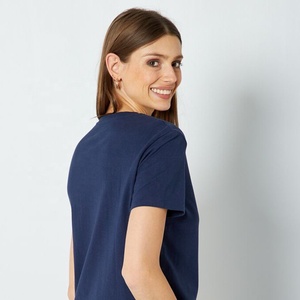 เสื้อยืดผู้หญิงพรีเมียมทรงปกติ สวมใส่สบายสำหรับฤดูร้อน แขนสั้น ลายเรียบ ผ้าไหม/คอตตอนเจอร์ซีย์ เป็นมิตรต่อสิ่งแวดล้อม ผ้าไม่ยับ - Product Image 3