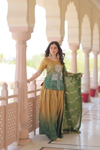 Conjunto de Salwar Kameez Tradicional Indio y Pakistaní de Muselina Pesada y Seda Georgette para Fiestas, de Proveedor Mayorista - Product Image 6