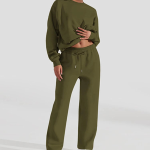 Sweat-shirt de jogging personnalisé de haute qualité dernier cri essentiel pour l'extérieur ensemble 2 pièces pull-over basics polaire coton mélangé pour femmes - Product Image 1