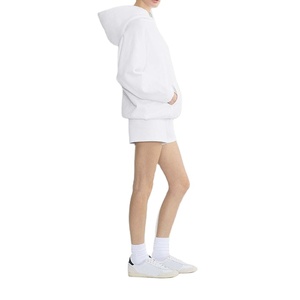 Ensemble 2 pièces personnalisé avec logo : sweat à capuche et short, coupe classique, pour femme, décontracté, élégant et confortable - Product Image 2