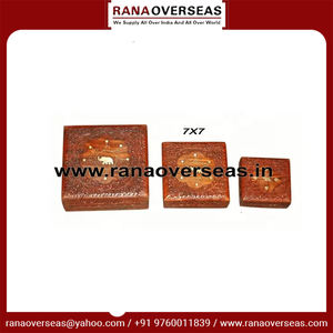 Boîte de rangement pour bijoux en bois écologique poli artisanal avec incrustation en laiton, design carré - Product Image 5