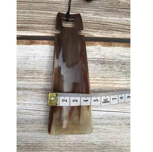 Chaussure en corne écologique, faite à la main, moderne, alliage parfait de style et de résistance, objet d'art et de collection par Saniya Handicraft - Product Image 6