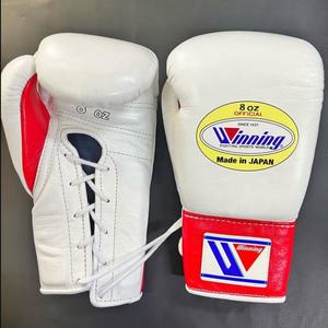 Gants de boxe professionnels en cuir véritable noir de haute qualité à lacets pour le kickboxing et le sparring - Légers et anti-humidité - Product Image 4
