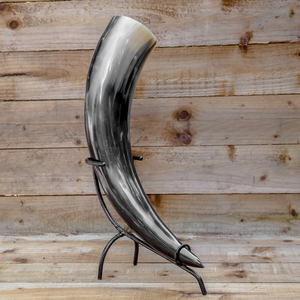 Cuerno Vikingo Pulido Hecho a Mano con Correa de Cuero, Diseño Romántico, Taza de Cuerno de Búfalo Auténtica de Estilo Medieval - Product Image 2