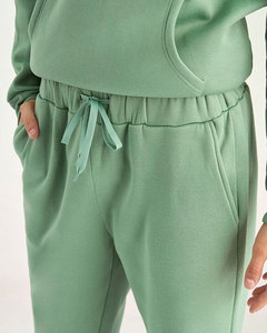 Ensemble survêtement Bella Canvas en solde : sweat à capuche avec cordon de serrage et poche kangourou et pantalon de survêtement - Product Image 5
