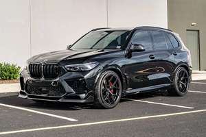 X5 M 2023/2024 Usado, Modificado, Caja de Cambios Automática, Motor de Aspiración Natural, Tracción en las Cuatro Ruedas, R17 Oscuro, Interior en Cuero - Product Image 2