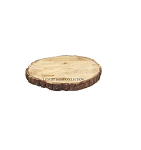 Planche à découper élégante en bois avec une finition polie parfaite pour offrir aux amateurs de cuisine ou aux chefs à domicile - Product Image 1