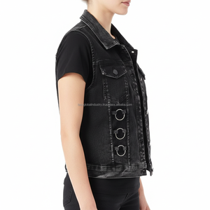 เสื้อกั๊กยีนส์สีดำสไตล์โกธิคสำหรับผู้หญิงแบบ OEM สั่งทำพิเศษ ไม่มีแขน แต่งห่วงโลหะ สตรีทแวร์ ทรงเข้ารูป สั้นแบบครอป - Product Image 3