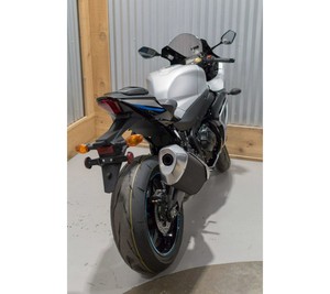 Nuova <span class=keywords><strong>Moto</strong></span> Sportiva Suzuki <span class=keywords><strong>GSX</strong></span>-<span class=keywords><strong>R</strong></span> 1000 2025 - Modello Semplice e Versatile - Product Image 3