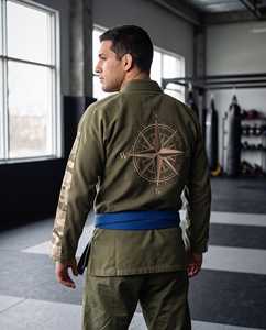 ชุดยิวยิตสู Olive Camo BJJ Gi และ No Gi แบบเซ็ต, ชุดยิวยิตสูปักลาย OEM แบบกำหนดเอง พร้อมเสื้อรัดกล้ามเนื้อและกางเกงป้องกันการเสียดสีแบบ Sublimated, ขายส่ง - Product Image 3