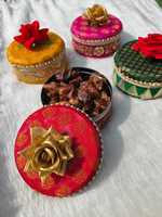 Boîtes Ladoo en acier 250,500 pour cadeaux Rakhi/cadeaux/faveurs/invitation/retour cadeaux fruits secs Pooja Sweets mariage, holi