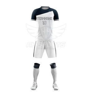 Juego de uniformes de fútbol de secado rápido de alta calidad, tela de poliéster transpirable personalizada con impresión por sublimación para equipos y clubes - Product Image 5