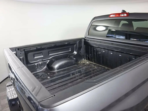 Range Rover 2024 Tundra SR5 Double Cabine, 12 500 miles, Moteur Essence, Volant à Gauche, Sièges en Cuir, Toit Panoramique, 7 places - Product Image 5