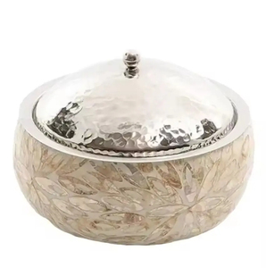 Plat de service buffet en laiton antique avec forme de casserole ronde au design peint pour une présentation des aliments élégante et une marmite - Product Image 5