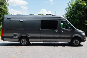 LISTO PARA CONDUCIR - USADO, VOLANTE A LA IZQUIERDA |   Mercedes-Benz Sprinter 4500 2021 con Cocina Móvil - Product Image 2