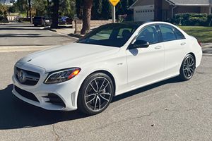 Mercedes-AMG C43 Sedán 2019 Usado, 28000 Millas, 385 HP, Motor V6 Biturbo, Tracción en las Cuatro Ruedas, Sistema de Escape AMG Performance - Product Image 2