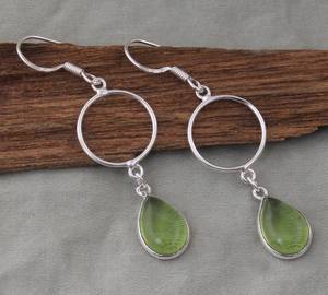 Pendientes de Cristal de Cuarzo Peridoto en Plata 925 |   Pendientes de Piedras Preciosas Hechos a Mano |   Regalo de Joyería Natural para Cumpleaños y Ocasiones Especiales - Product Image 1