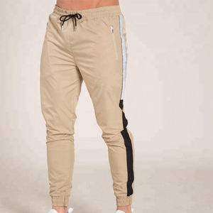 StreetLux Unisex Slim Fit Gym Wear Jogging Suit Diseño personalizado Chándal de hombre con capucha curvada empalmada para adultos en invierno - Product Image 2