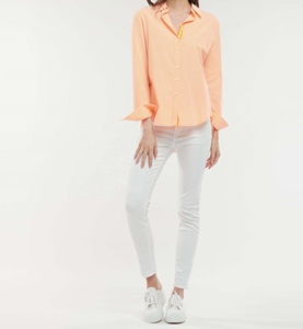 Camisa de Verano para Mujer, Color Naranja con Rayas Blancas, Estilo Seersucker, Cierre de Botones, Cuello Clásico, Tela Texturizada, Corte Holgado - Product Image 1