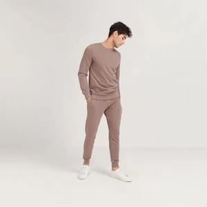 Nueva llegada profesional logotipo personalizado chándal de invierno ecológico patrón sólido transpirable característica bajo MOQ conjunto de estilo de tendencia - Product Image 1