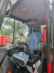 รถขุดไฮดรอลิกแบบตีนตะขาบ RH60 Pro 5.5 ตัน พร้อมเครื่องยนต์ PLC กระบอกไฮดรอลิก Huade และอุปกรณ์ตักดินสำหรับอุตสาหกรรมการเกษตร - Product Image 5