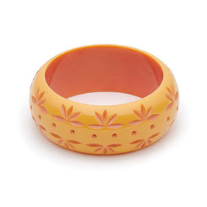 Classic White <b>Red</b> Ceramic High Carved Resin Bangle Trendy Unique Geometric Best Quality Pattern Unisex Fancy Bangles for Woman - Product Image 2