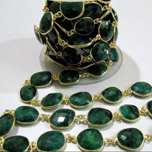 Esmeralda Briolette Conector Cadena 12 a 15mm Piedra preciosa Bisel Forma desigual Cadena de eslabones hecha a mano vendida por pie - Product Image 1