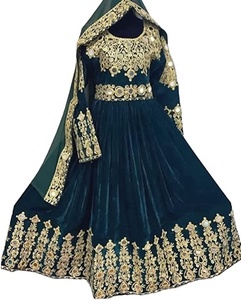 Salwar Kameez traditionnel afghan fait à la main en robe de mariage et de fiançailles de culture pachtoune blanche pour les femmes - Product Image 3