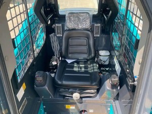 Chargeuse compacte sur chenilles Sunward SWTL4538 de 1,2 tonne certifiée CE pour la construction et l'agriculture - Product Image 5