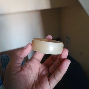 Bracelet en corne de buffle pour femme, artisanal, design naturel, élégant, léger, poli, durable, déclaration d'amour - Product Image 1