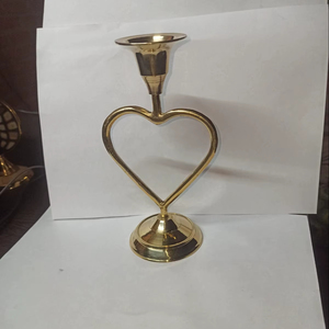 Portavelas de latón de aspecto Vintage para interiores tradicionales candelabro de latón múltiple para decoración de bodas portavelas de latón - Product Image 1