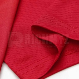 ชุดกีฬาฟุตบอลแบบยูนิเซ็กซ์ สีแดงดำ เรียบง่าย  รับสกรีนโลโก้ - Product Image 4