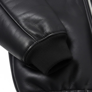Veste d'hiver 2025 pour femme, style vintage, en cuir PU tissé, coupe ajustée, respirante, chaude, duveteuse, col montant, épaisse et rembourrée de duvet, vente en gros - Product Image 4