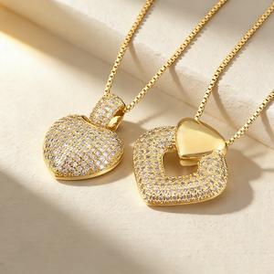 Collier avec pendentif en forme de cœur en zircon cubique en cuivre QIKU en gros, bijoux fins pour femmes et hommes, accessoires de charme - Product Image 1