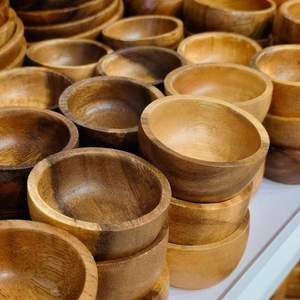 Cuencos de madera pequeños y redondos de buena profundidad en varios tamaños adecuados para tiendas de decoración del hogar y tiendas de suministros de cocina - Product Image 2