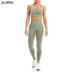 Conjunto de yoga premium para entrenamiento y gimnasio con tela suave al tacto y diseño transpirable para uso diario y fitness. - Product Image 1