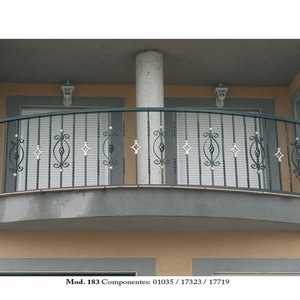 Conception de garde-corps intérieur de balcon et de garde-corps en fer fabriqués au Vietnam par un fournisseur vietnamien utilisant des matériaux en fer 100% locaux - Product Image 5